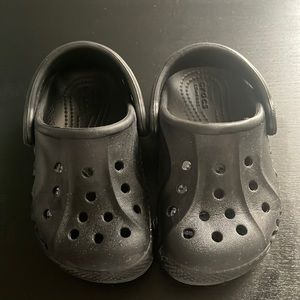 Black crocs
